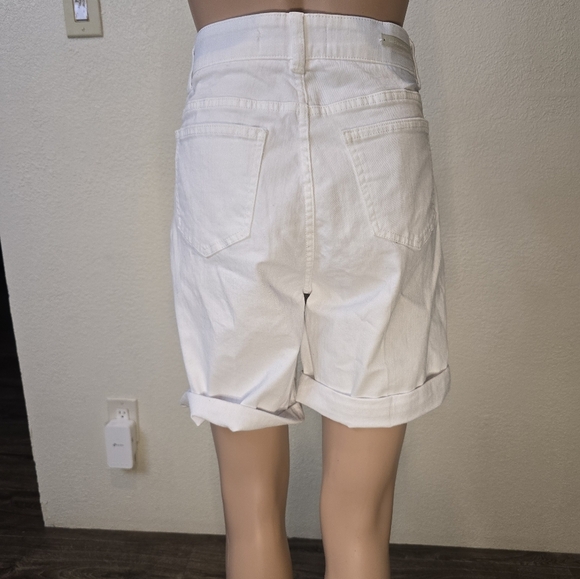 Soft Surroundings The Ultimate Denim Pull On Shorts White Slimming Size Medium - Picture 3 of 13